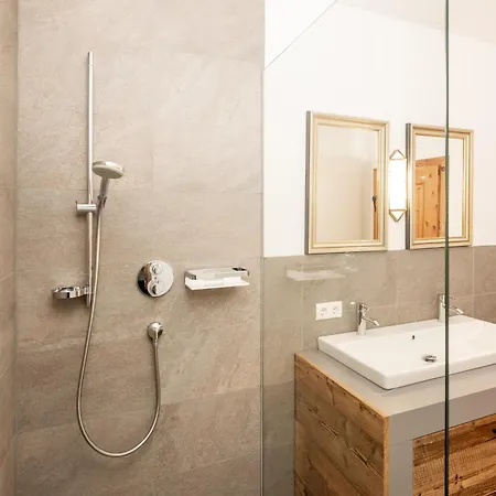 Schlossmeierhaus - Kristall Lungau *